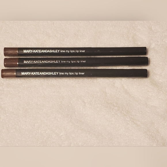Other - Mary-Kate and Ashley Lip liner